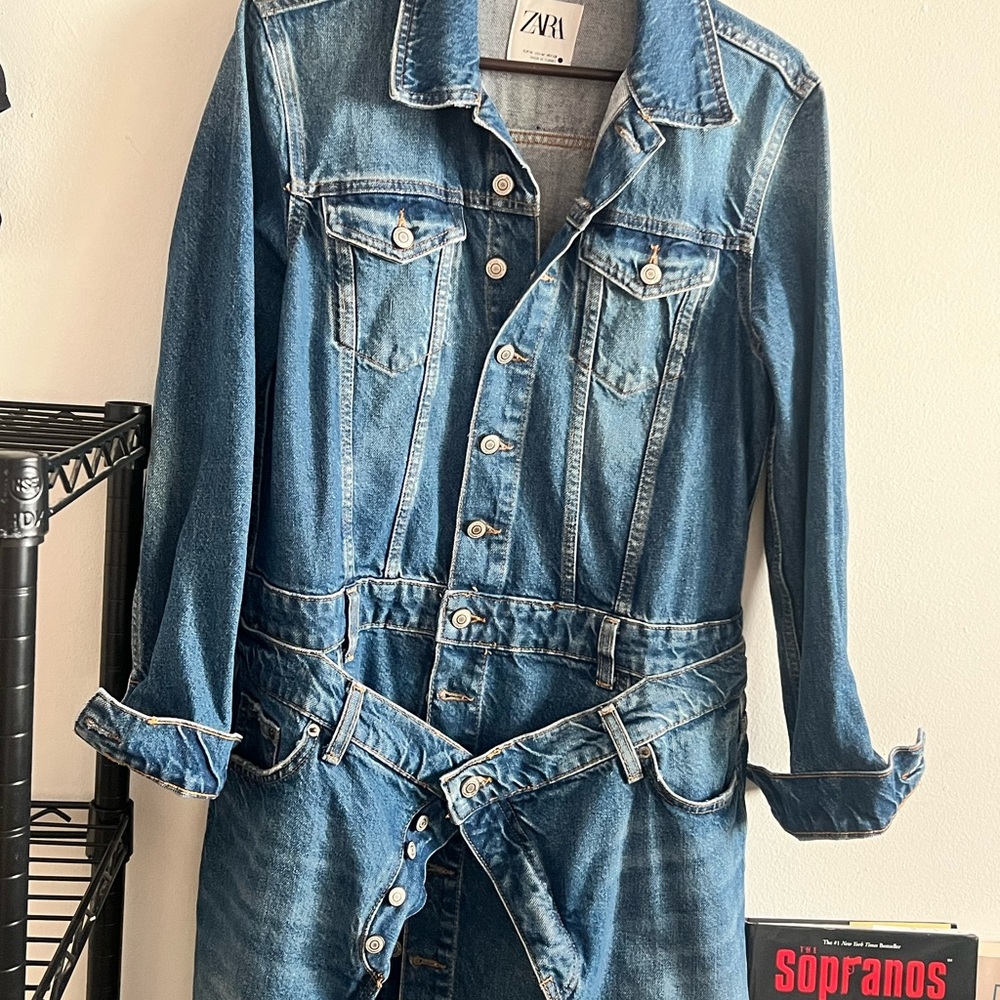 Zara Women's Classic Blue Denim Dress. Size:Medium.